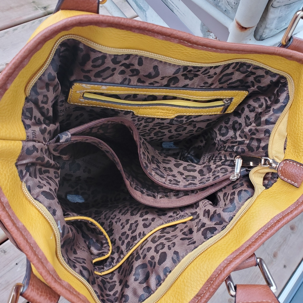 Handbag - Picture 3 of 5